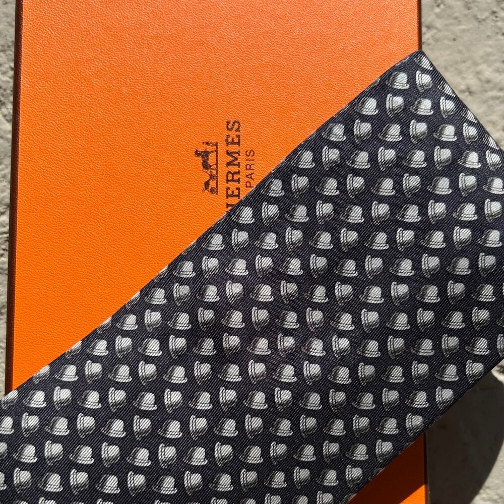 NEW IN BOX HERMES TIE ~ BLACK w WHIMSICAL WHITE DERBY TOP BOWLER HATS XL